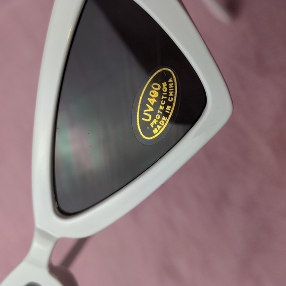 Petals and Peacocks White Triangle UV Protection Sunglasses - Picture 4 of 5